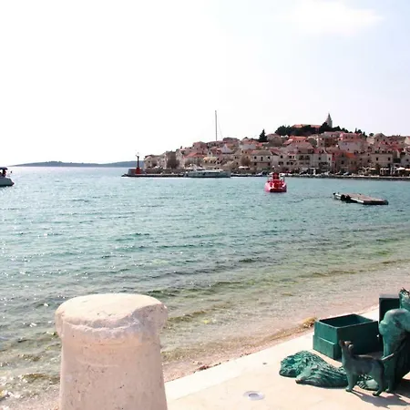 Lari Semesterbostad Primošten